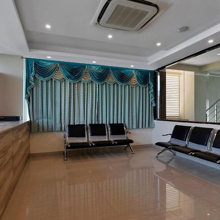 Collection O Gravity Hotel Hyderabad Ngoại thất bức ảnh